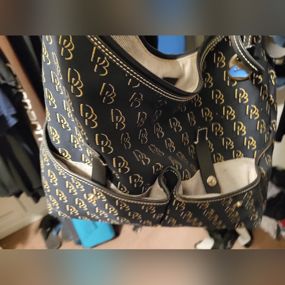 Dooney & Bourke purse